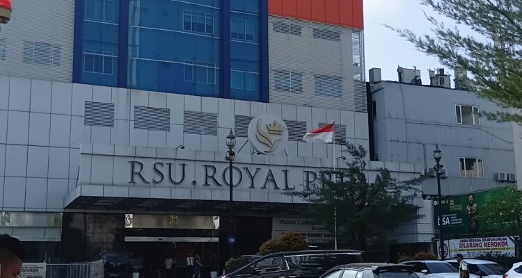 20260730_102027 Keterangan Foto : RS Royal Prima, tempat operasi lengan kanan Samuel Simanjuntak ( korban) dibatalkan